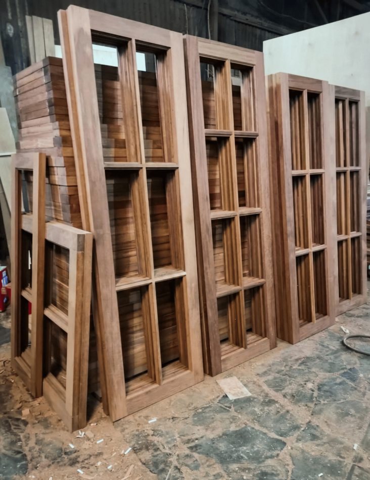 Supplier Pintu Kayu Solid Jakarta - PK Tunas Kayu Pintu kayu jati solid minimalis custom hasil produksi workshop PK Tunas Kayu Jakarta.